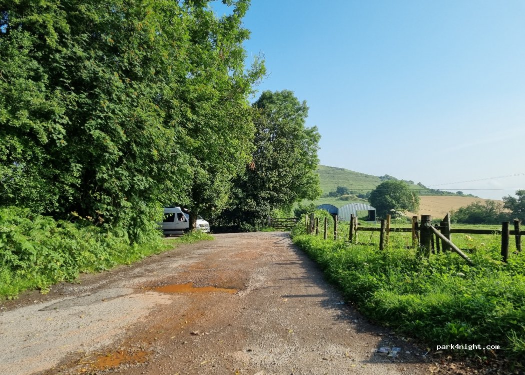 (BA12 7RE) Whitbourne Springs - A362 — foto