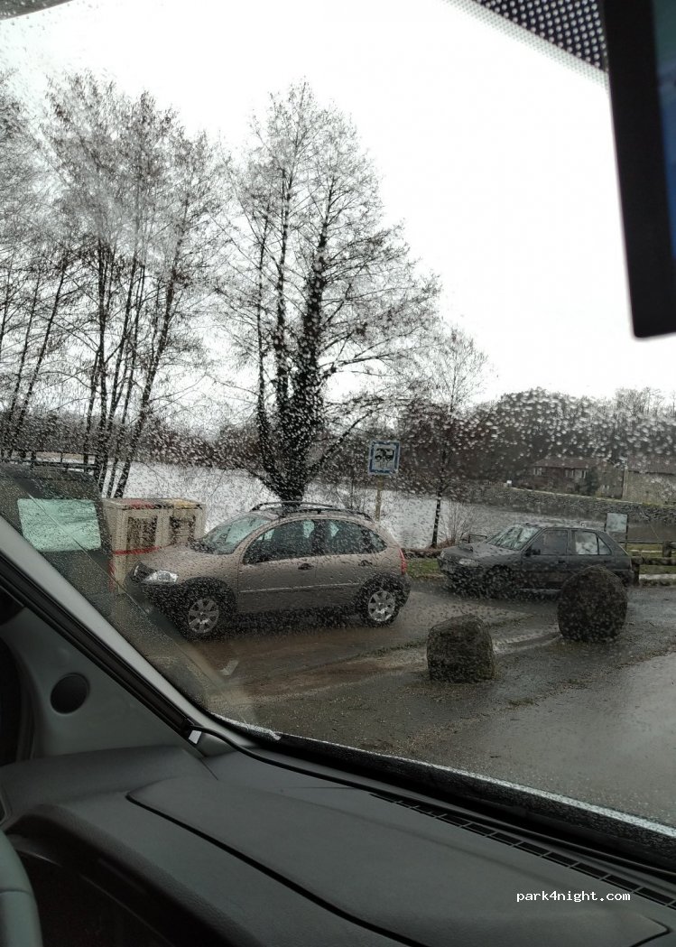 (24360) Saint-Estèphe - Unnamed Road — foto 2
