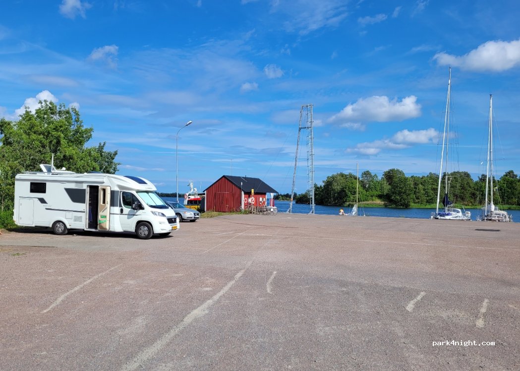 Wohnmobil Stellplatz Figeholm-Vasakajen — foto 3
