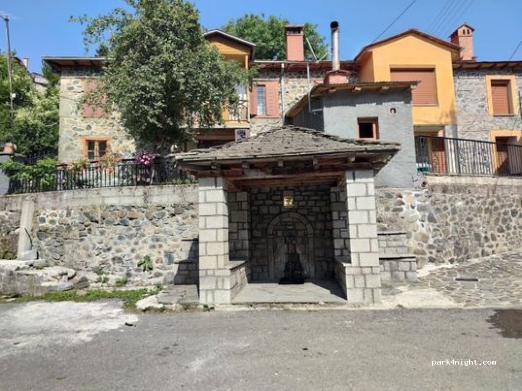 (442 00) Milia - Unnamed Road — foto