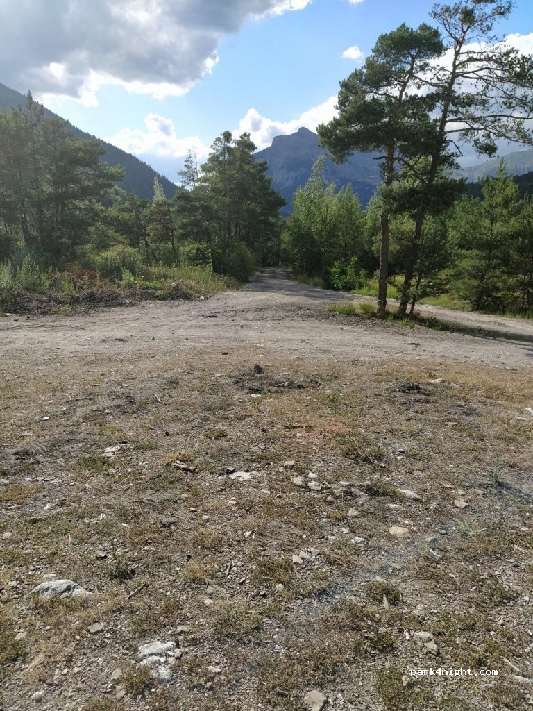 (04400) Les Thuiles - Unnamed Road — foto