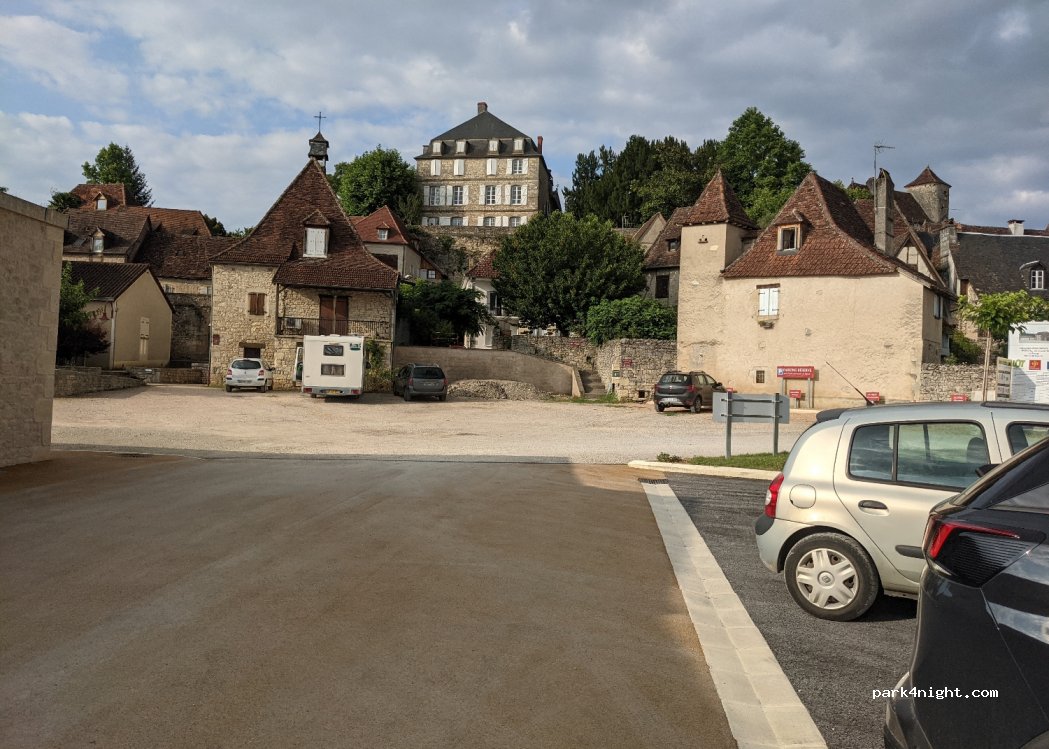 (46110) Bétaille - Le Bourg — foto