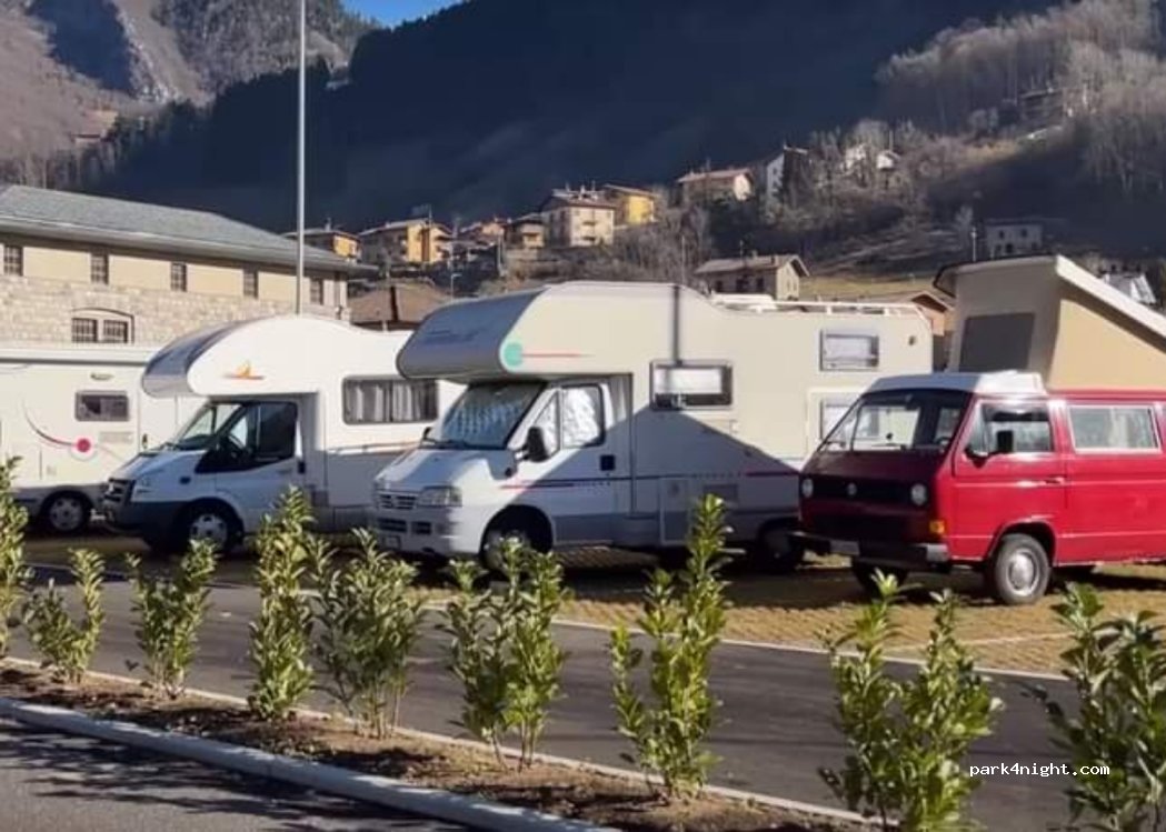 Area Sosta Camper Orobie — foto 3