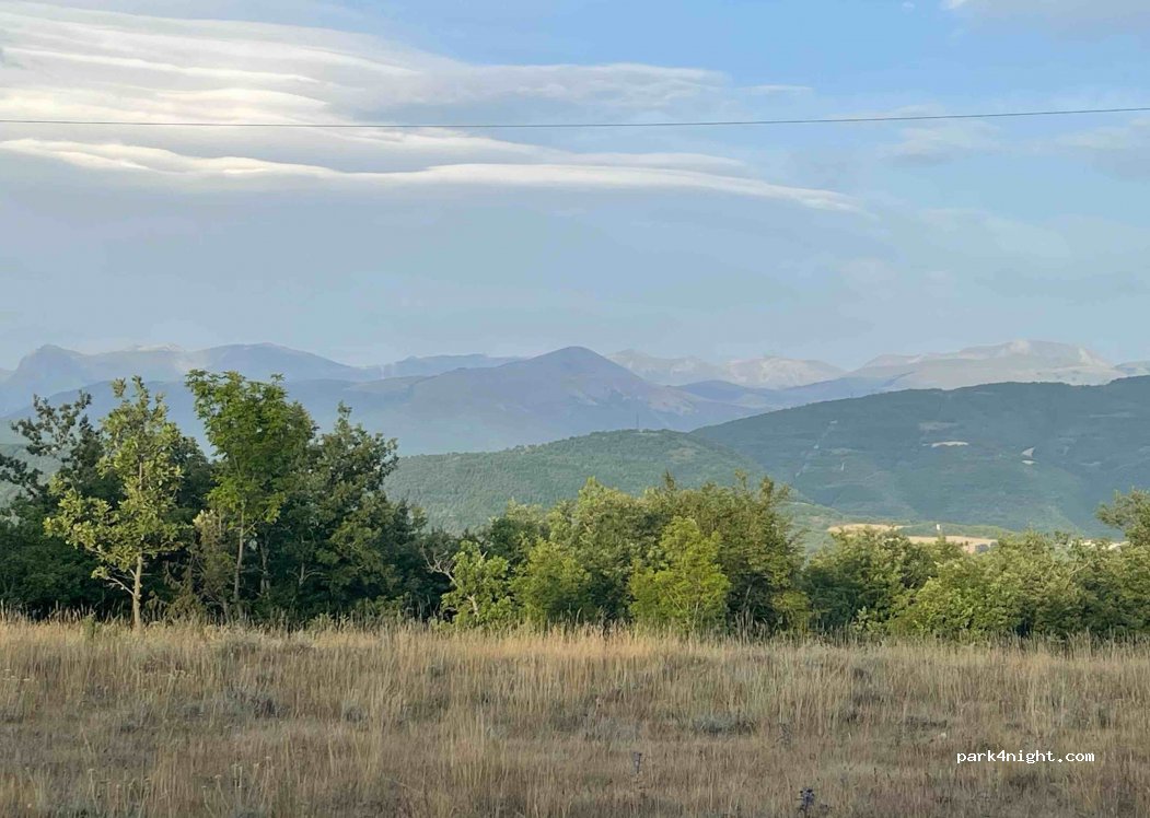 (06030) Sellano - Unnamed Road — foto