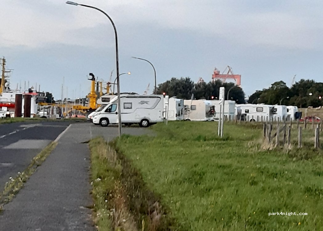 (26723) Emden - 1 Hafenstraße — foto