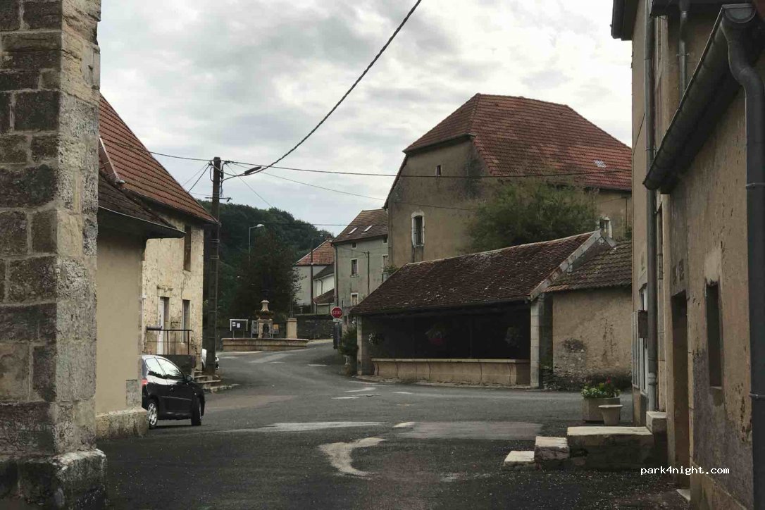 (25250) Rang - 1 Place de l'Église — foto