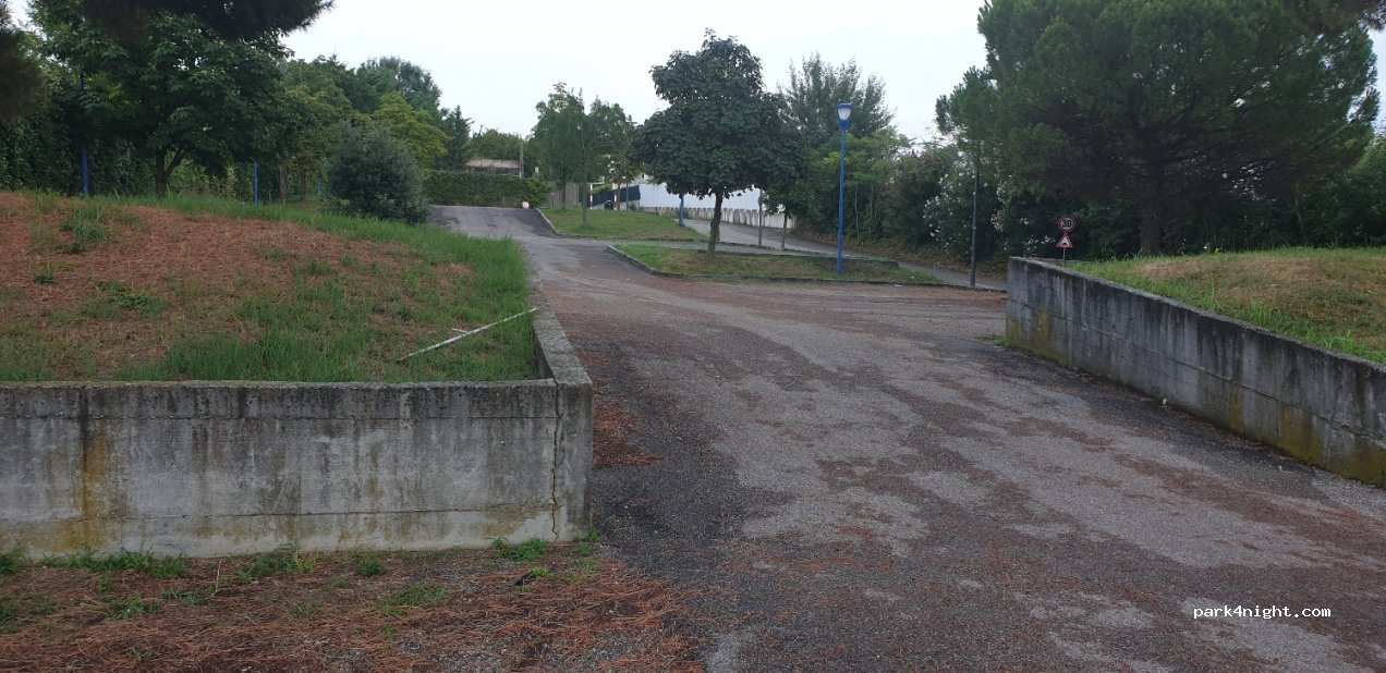 (37017) Lazise - 14 Strada della Ponta — foto