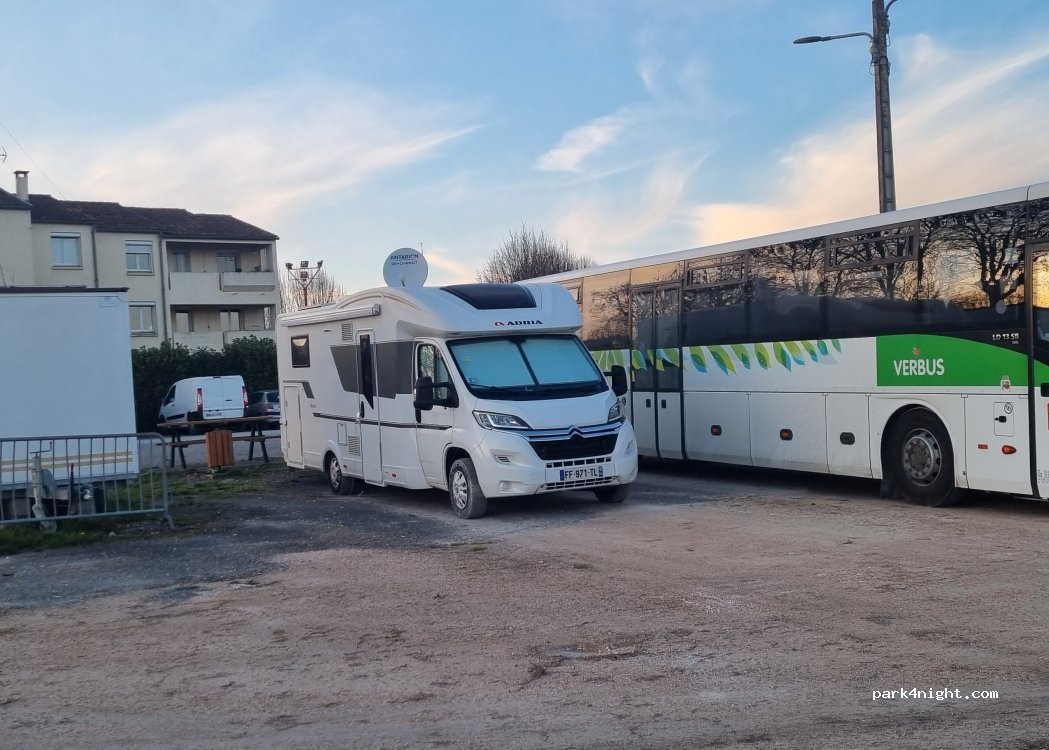 Aire de camping-car Lombez — foto 4