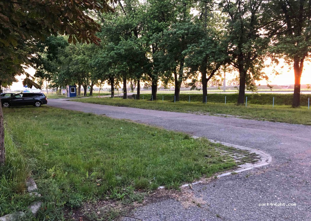 (9300) Csorna - 52 Thököly út — foto 3