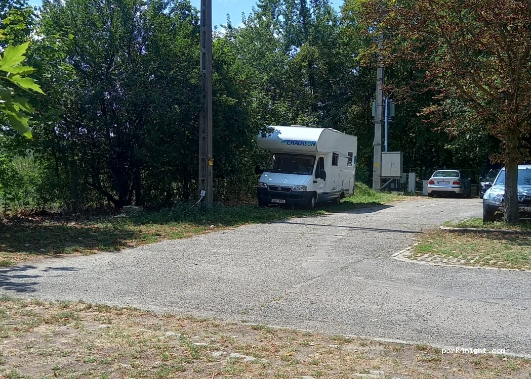 (9300) Csorna - 52 Thököly út — foto 4