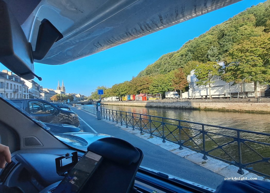 (29000) Quimper - 44 Quai de l'Odet — foto 3