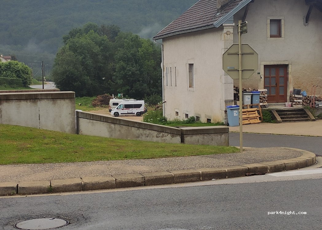 (39170) Leschères - 2 Rue de la Mairie — foto 2