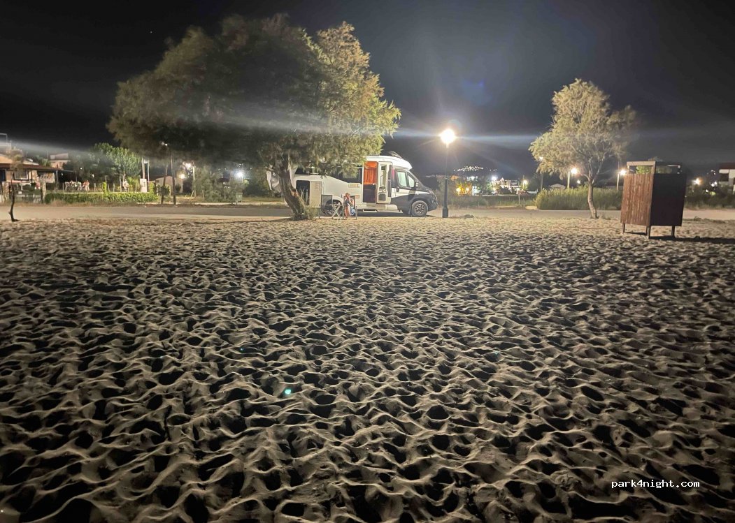 (400 07) Nea Mesagkala - Οδός Πλάτωνος — foto