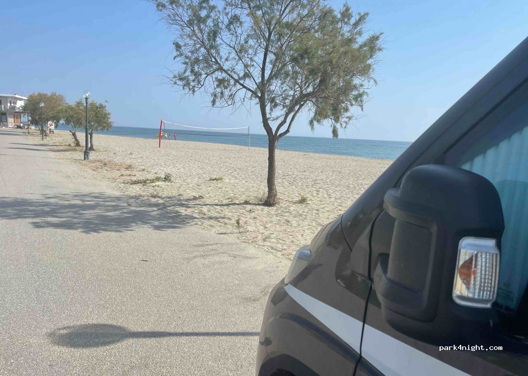(400 07) Nea Mesagkala - Οδός Πλάτωνος — foto 2