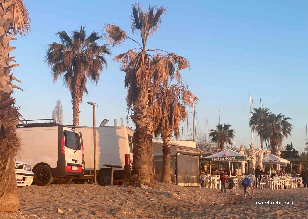 (175 62) Paleo Faliro - 74 Leoforos Poseidonos — foto