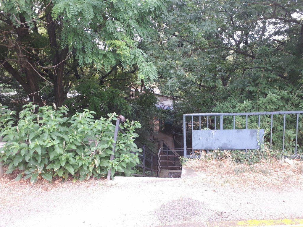 (13710) Fuveau - 7013 Rue du Chanoine Moisan — foto 4