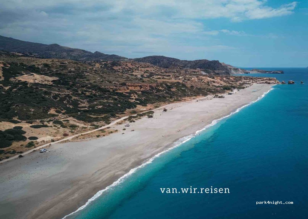 (740 53) Triopetra - Unnamed Road — foto 2