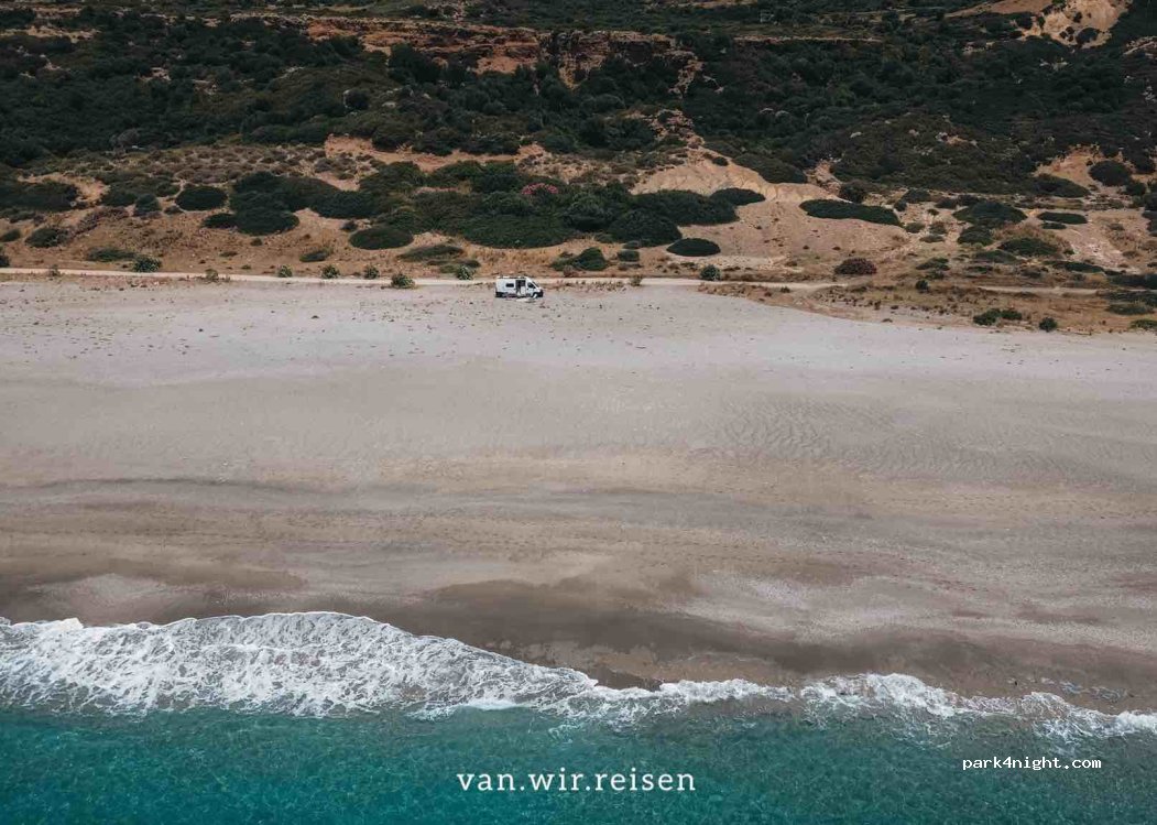 (740 53) Triopetra - Unnamed Road — foto 3