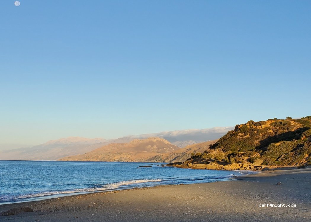 (740 53) Triopetra - Unnamed Road — foto 5