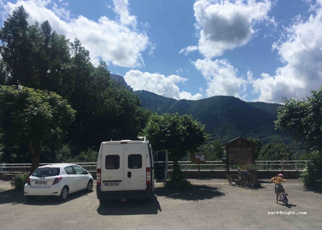(05800) Aspres-lès-Corps - Le Faux — foto