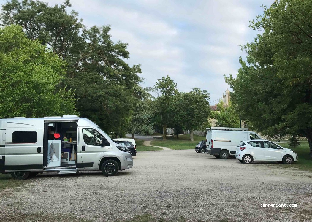 (47310) Lamontjoie - 11 Place du Dominé — foto