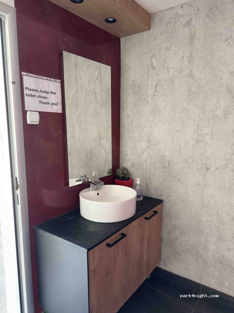 () Beograd - 25 Višnjička — foto 5