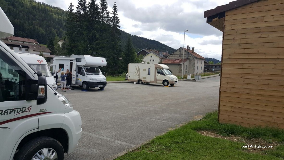 Aire de Camping Car de L'Églantine — foto