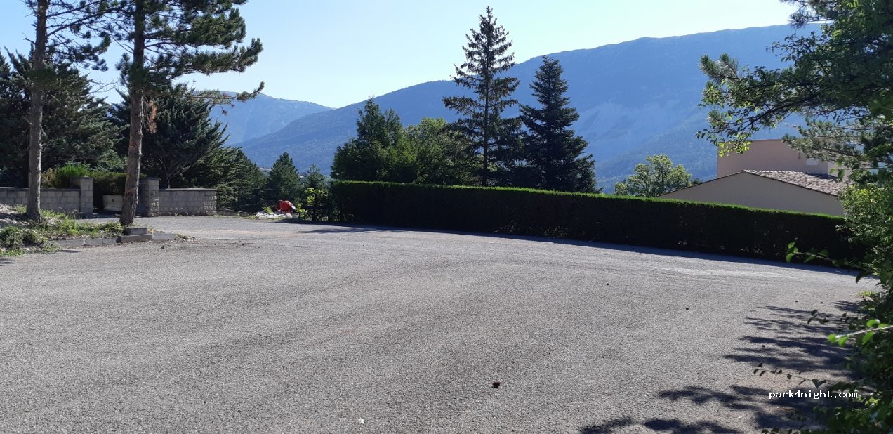 (04170) Saint-André-les-Alpes - Montée du Cimetière — foto