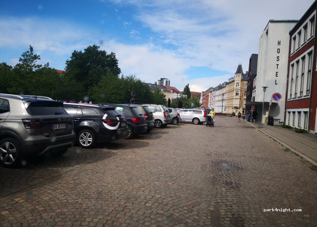 Mølleparken Parkeringsplads — foto