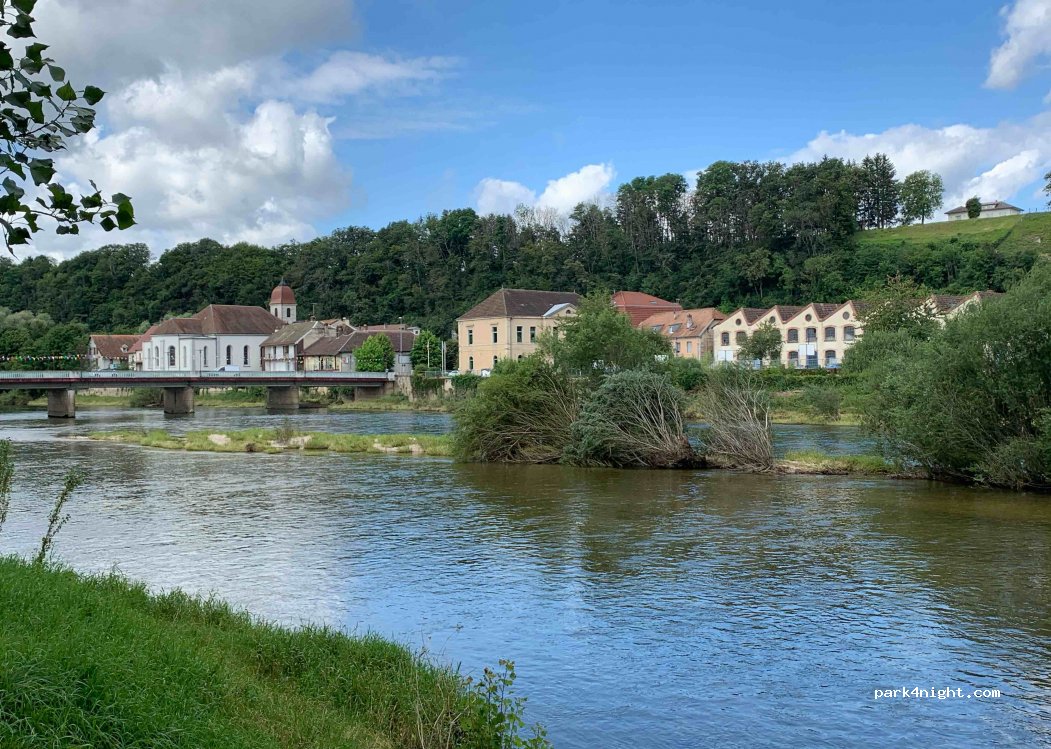 (25250) L'Isle-sur-le-Doubs - 8 Rue des Lumes — foto