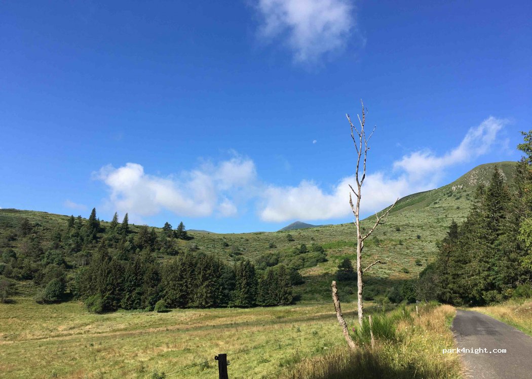 (63790) Chambon-sur-Lac - Unnamed Road — foto