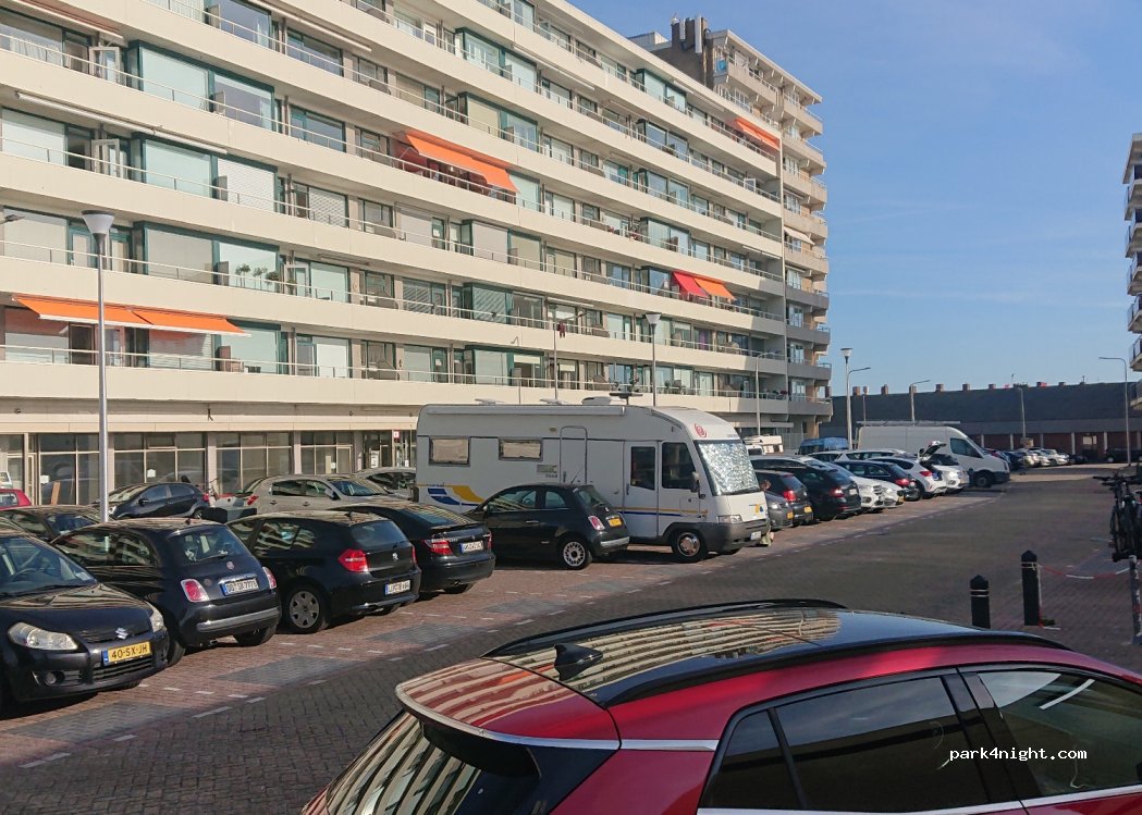 (2042 TS) Zandvoort - 16 Burgemeester van Fenemaplein — foto