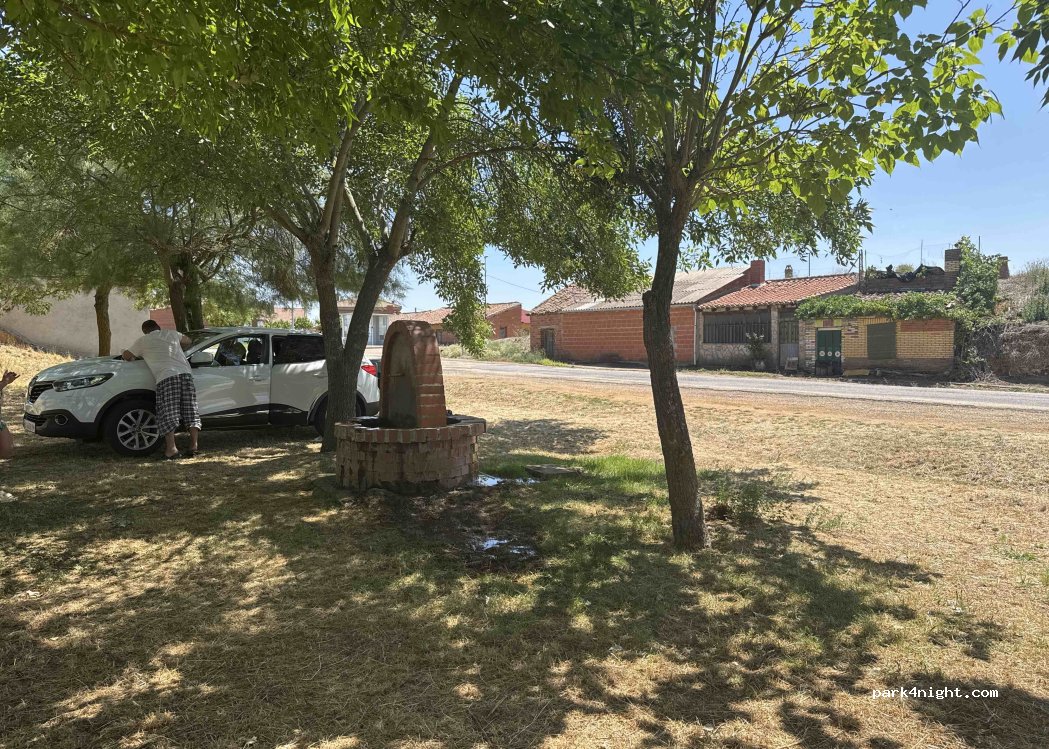 (24325) Bercianos del Real Camino - 16 Calle la Corraliza — foto 3