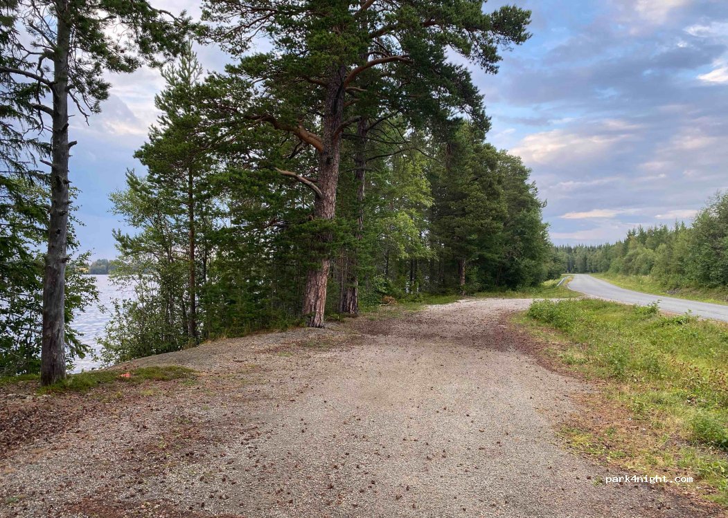 (830 24) Myssjö - Unnamed Road — foto