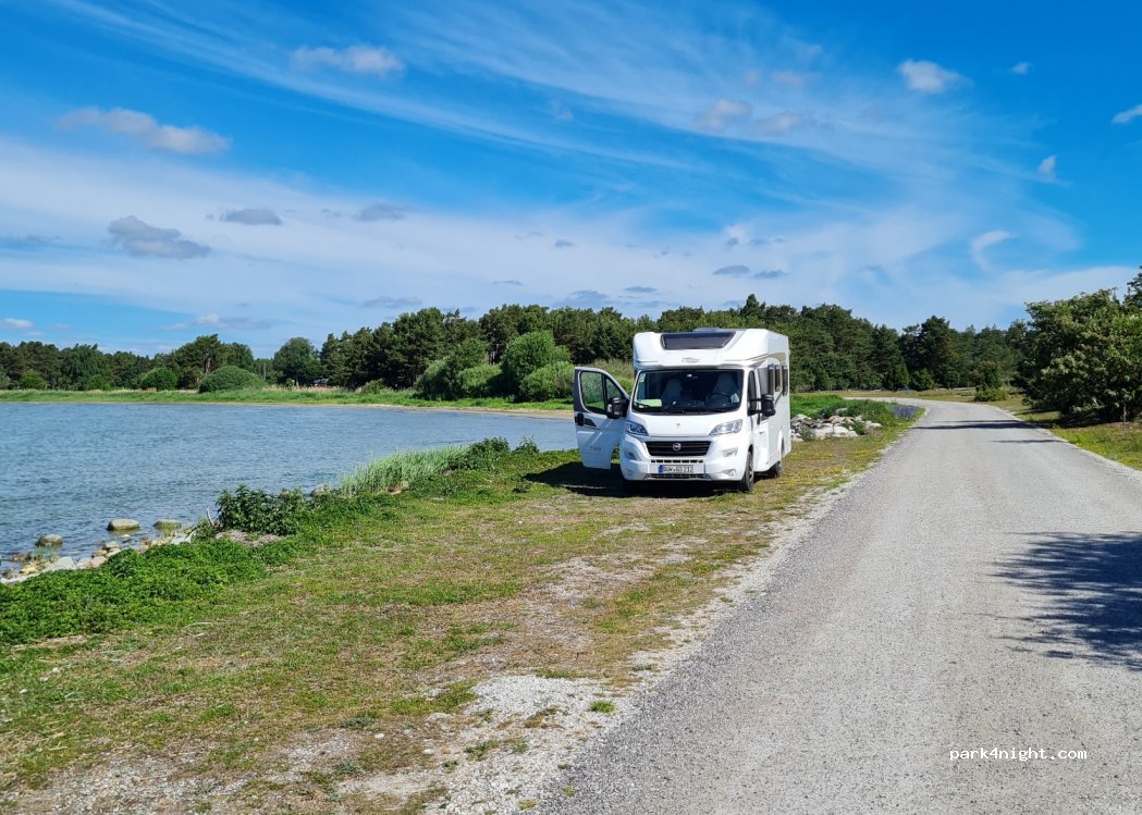 (623 67) Katthammarsvik - Unnamed Road — foto