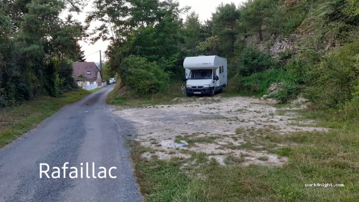 (24390) Badefols-d'Ans - Unnamed Road — foto