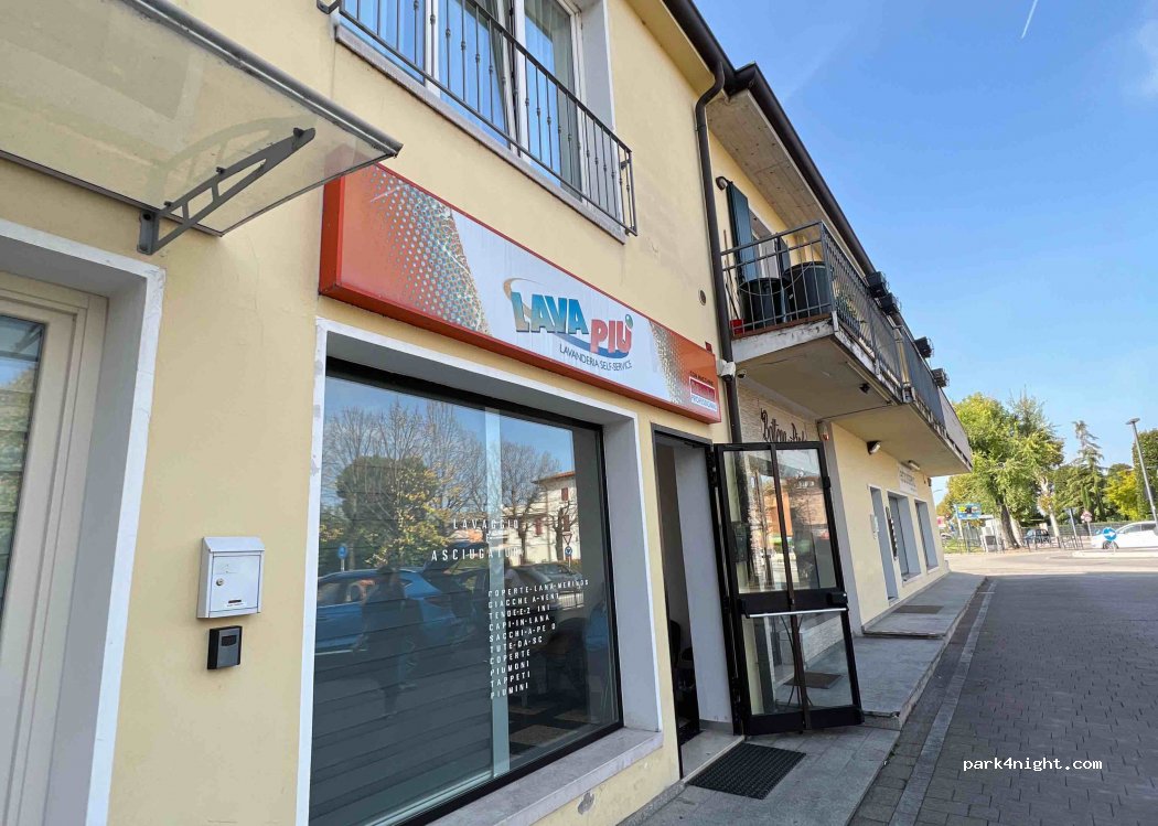 (37019) Peschiera del Garda - 61 Via Milano — foto 2