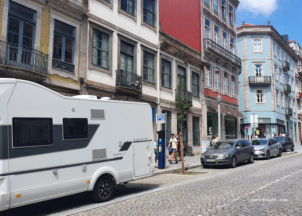 (4000) Porto - 262 Rua de Mouzinho da Silveira — foto
