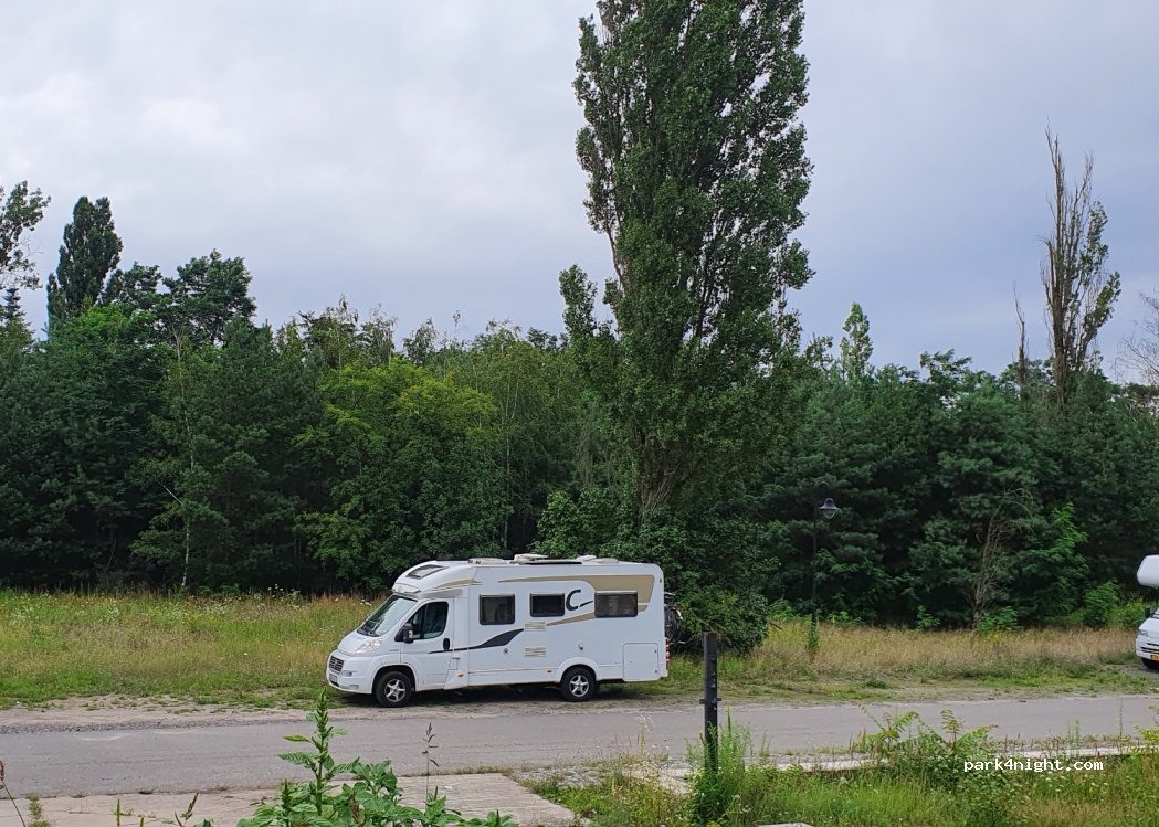 (02977) Hoyerswerda - 8 Ernst-Thälmann-Straße — foto 2