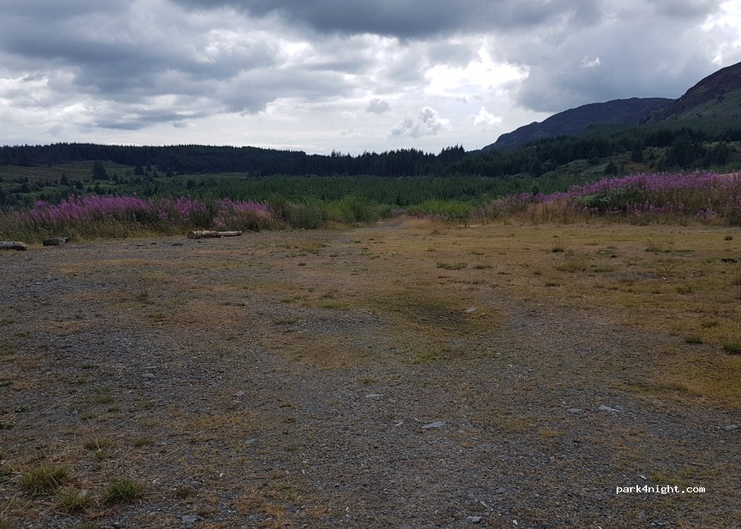 (DG7 3SH) Clatteringshaws - Unnamed Road — foto