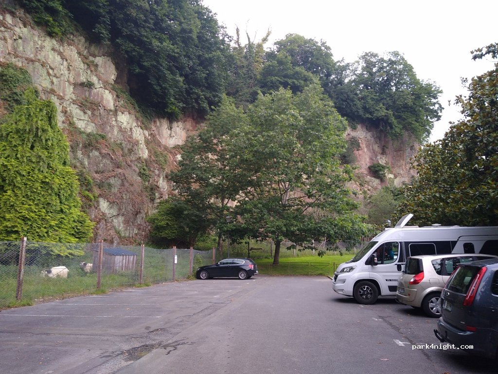 (35300) Fougères - 22 Rue de Savigny — foto