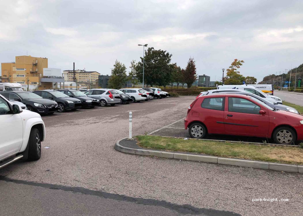 (445 37) Bohus - 144 Göteborgsvägen — foto