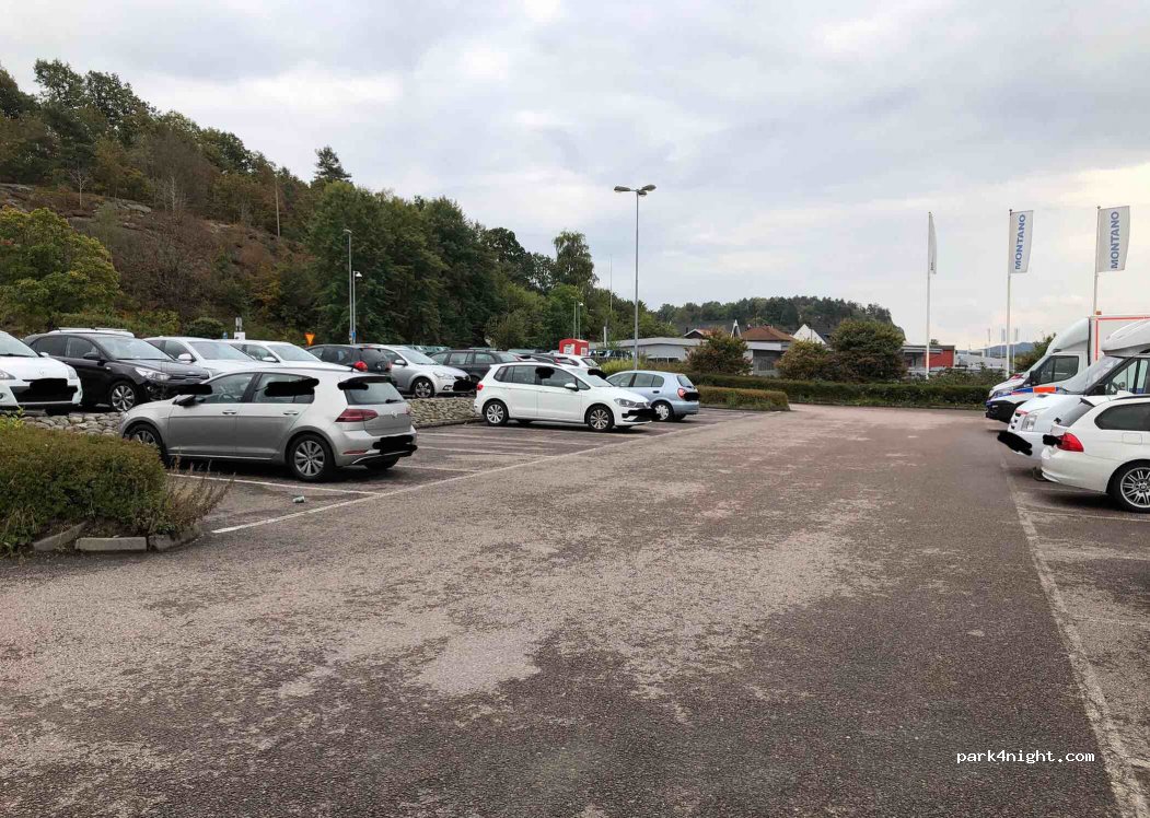 (445 37) Bohus - 144 Göteborgsvägen — foto 2