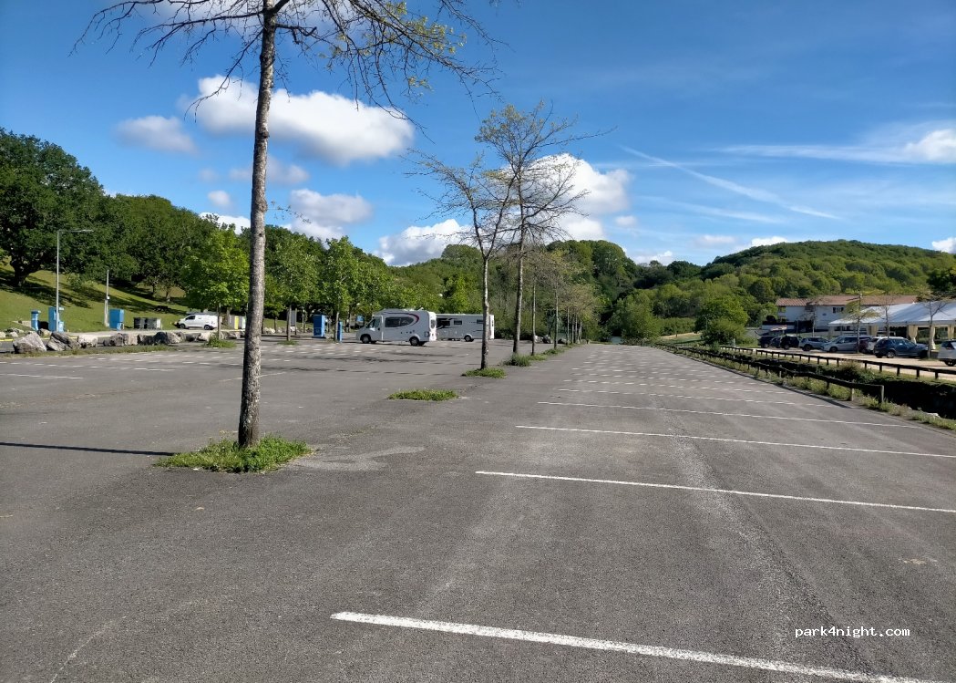 (64310) Saint-Pée-sur-Nivelle - Promenade du Parlement de Navarre — foto 3
