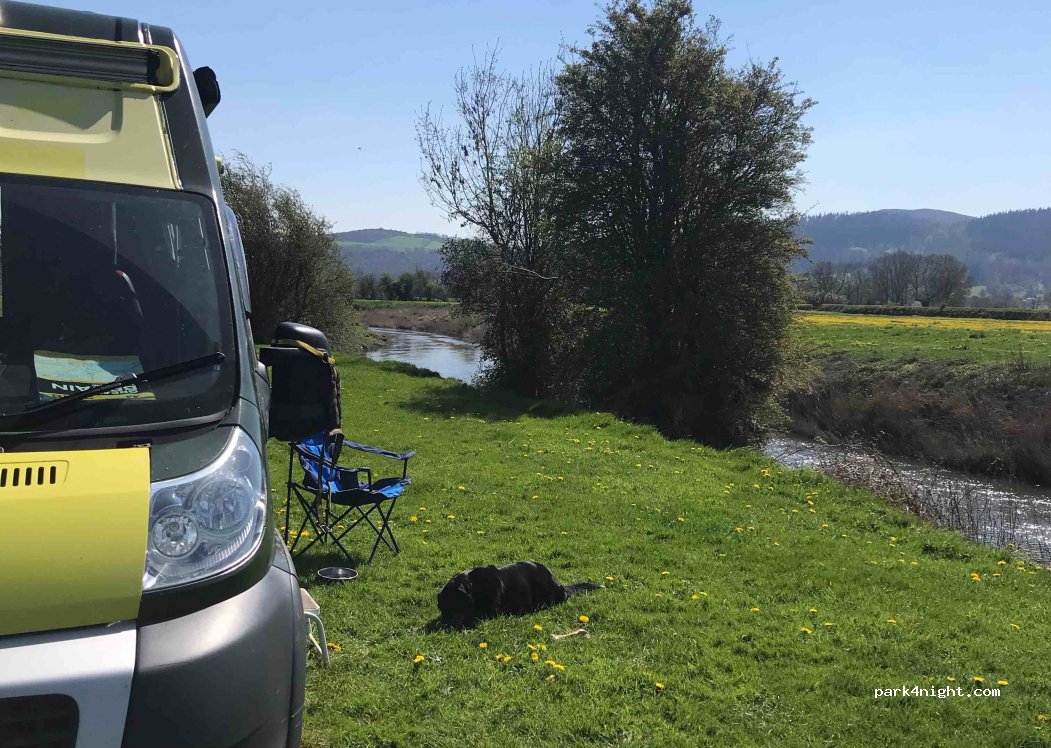 The Boat House Campsite Llandrindo — foto