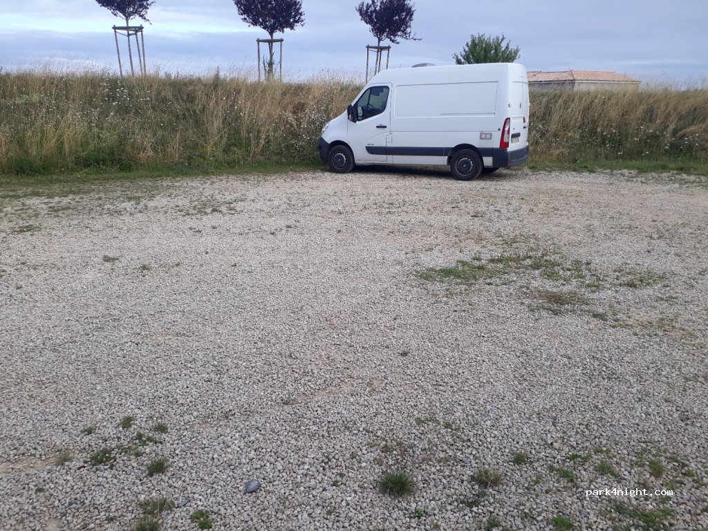 (86360) Montamisé - Place des Tamisiers — foto