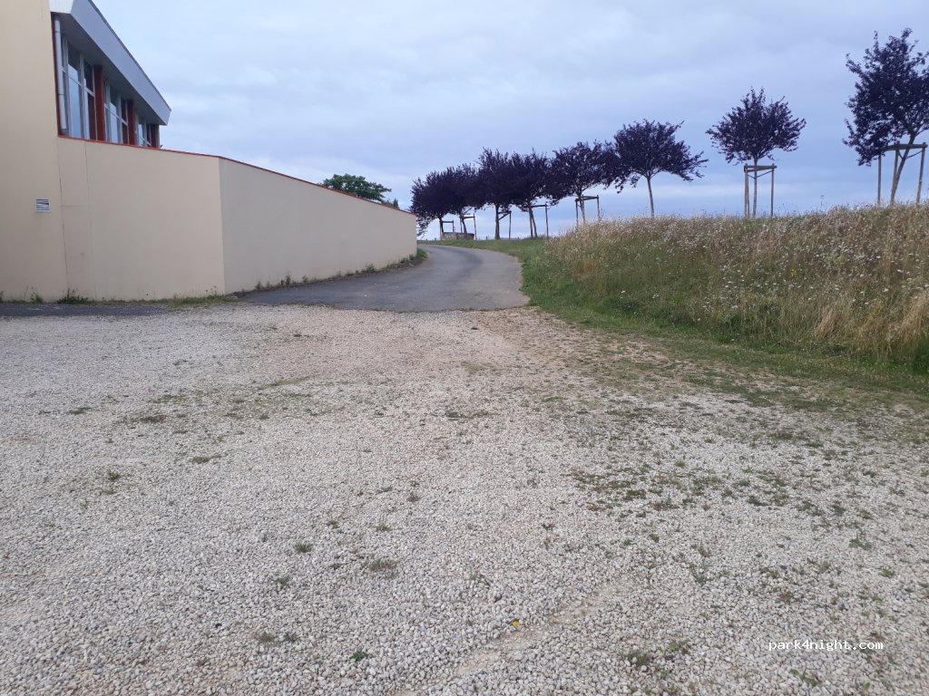 (86360) Montamisé - Place des Tamisiers — foto 2
