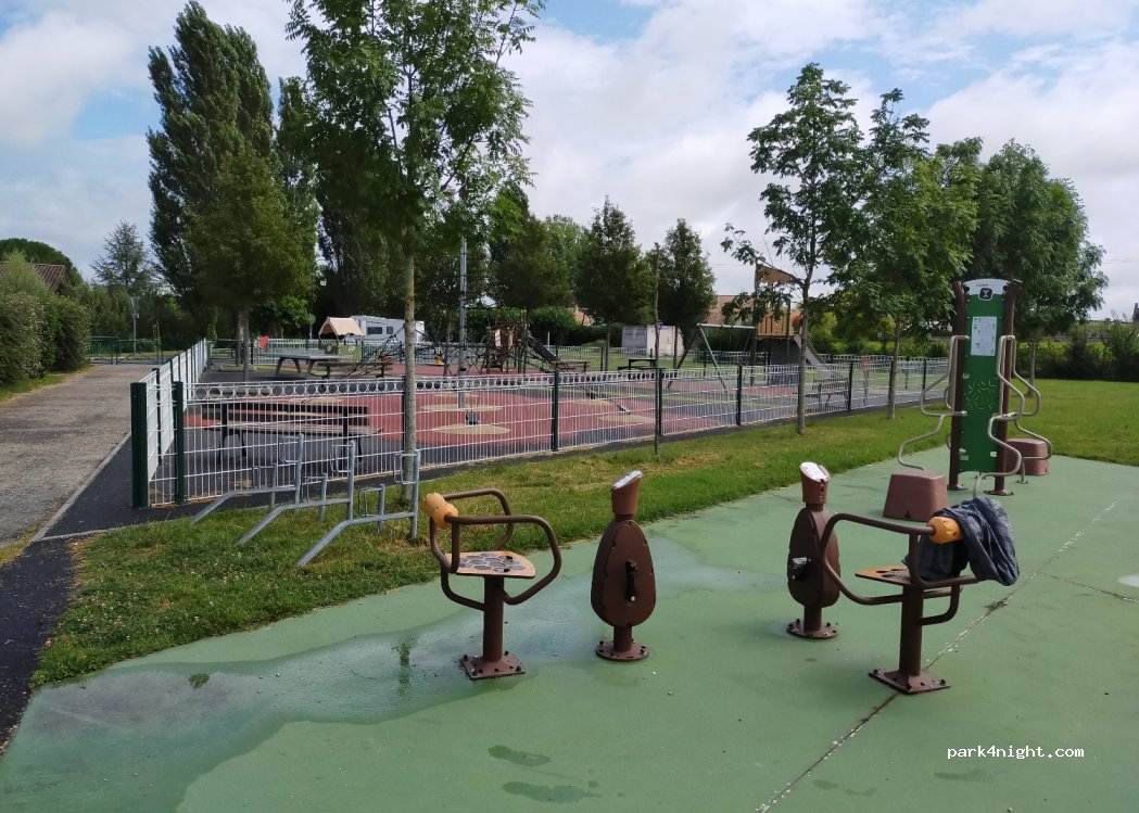 (33390) Saint-Martin-Lacaussade - 1 Chemin des Lauriers — foto