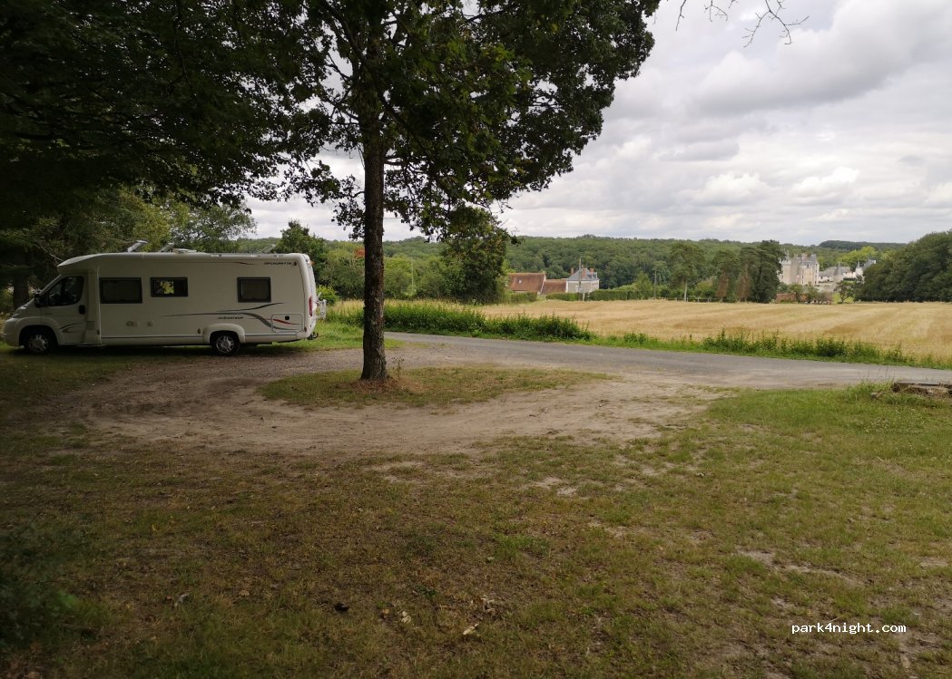 (37460) Céré-la-Ronde - D764 — foto 2