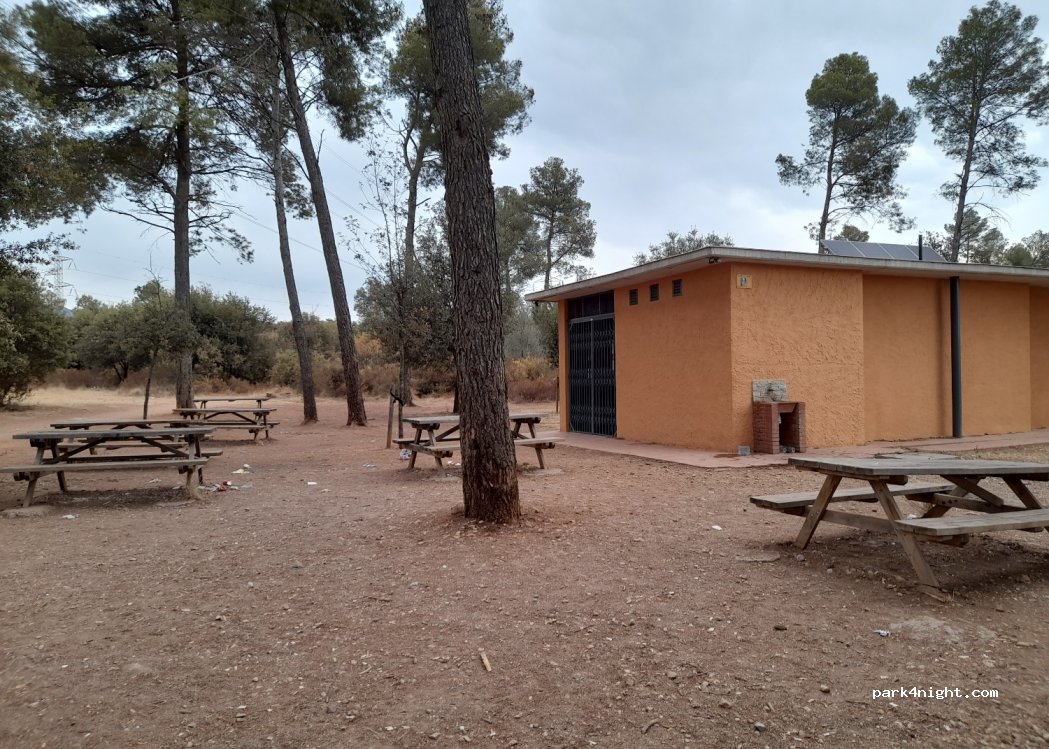 (08227) Terrassa - 4 Diseminado Torre Mossen Homs — foto